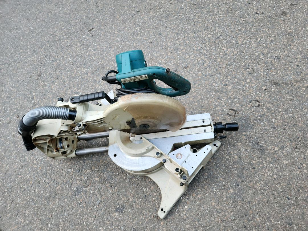 일제 마끼다 슬라이딩 각도절단기 12인치 이미지