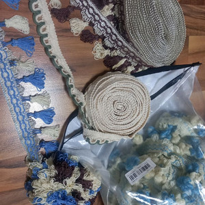 커텐, 의류, 가방 장식품 이미지