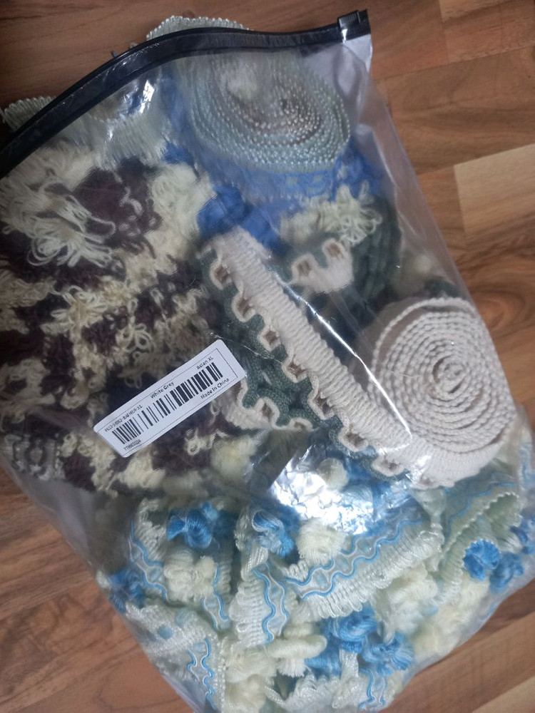 커텐, 의류, 가방 장식품 이미지