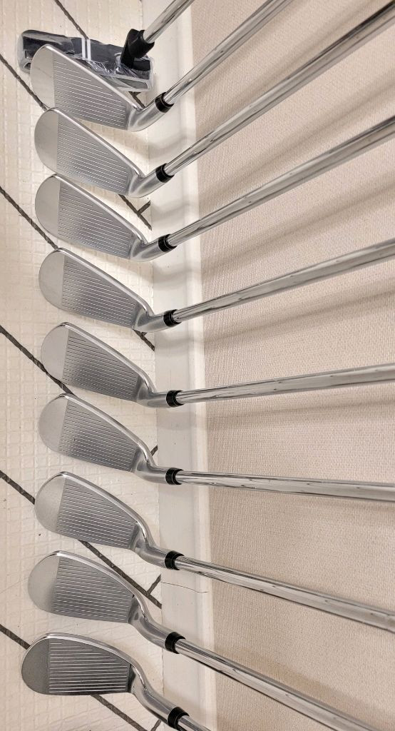 + 투어스테이지 V300 III + 남성용 골프채 풀세트 이미지