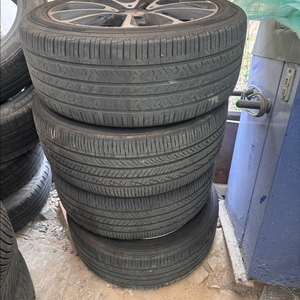 벤츠e클래스 w213 나이트패키지 휠터이어 한대분 팝니다 이미지