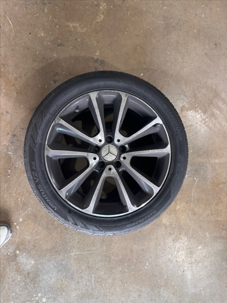 벤츠e클래스 w213 나이트패키지 휠터이어 한대분 팝니다 이미지