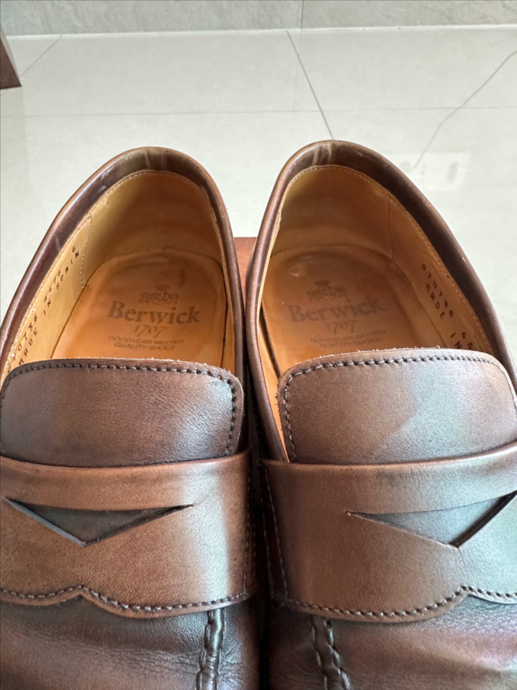 버윅 4476 로퍼 6사이즈 팝니다.- 슈케어 한 번 하시고 바로 신으시면 될 것 같습니다. 이미지