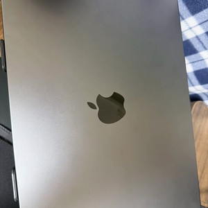 맥북 M3 Pro 14인치 이미지