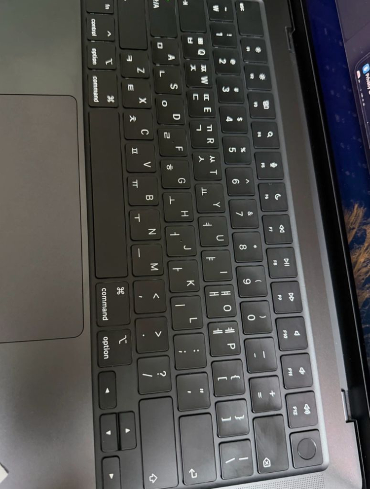 맥북 M3 Pro 14인치 이미지