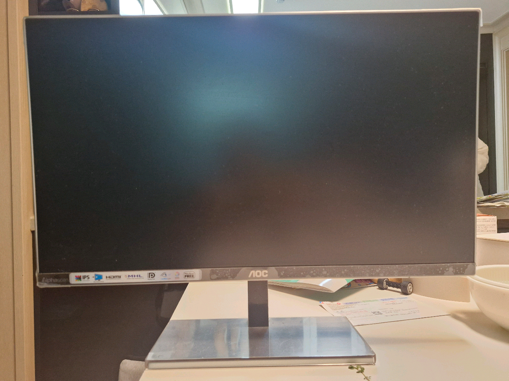 24인치 게이밍 모니터 이미지