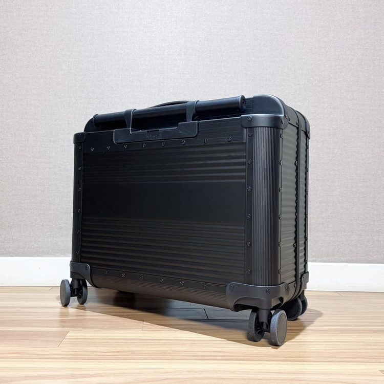 로우로우 R 트렁크 알루미늄 캐리어 ep.2 (17인치/50리터/스텔스블랙) 이미지