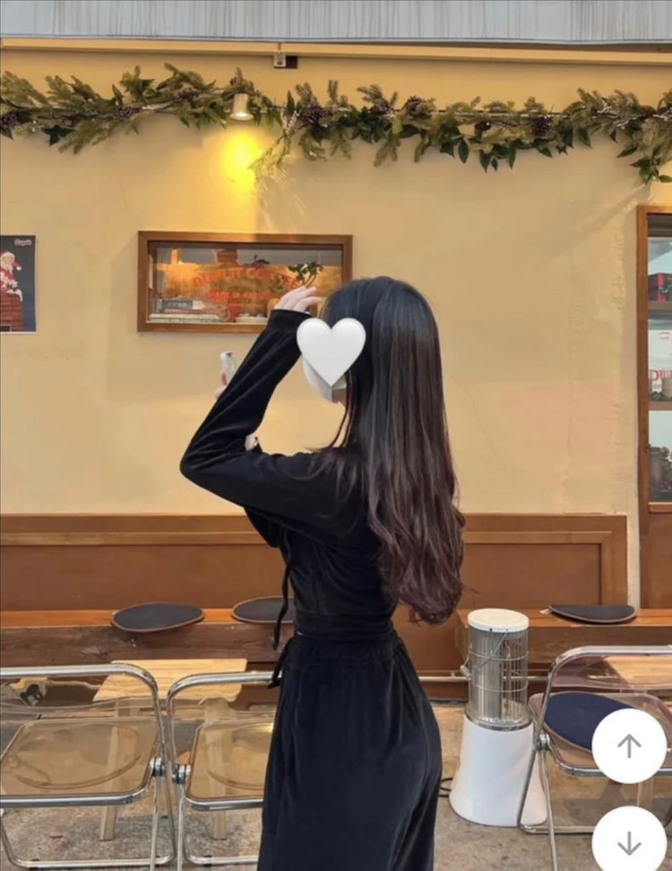 벨벳 트레이닝복 세트 이미지