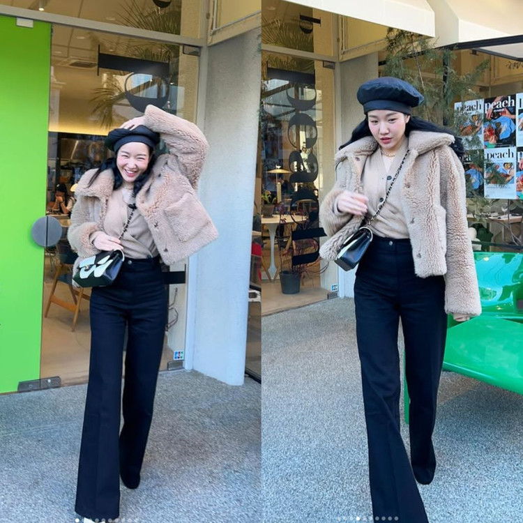 매니모어몽 하이웨이스트 블랙팬츠 이미지