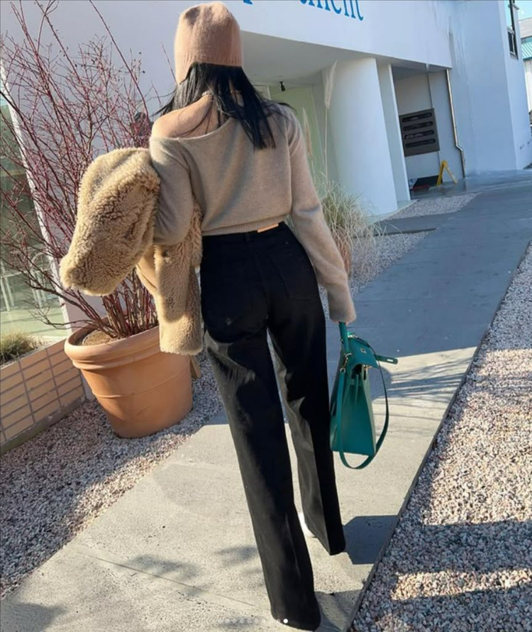 매니모어몽 하이웨이스트 블랙팬츠 이미지