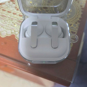 버즈4프로 화이트 1번사용 풀박스 이미지