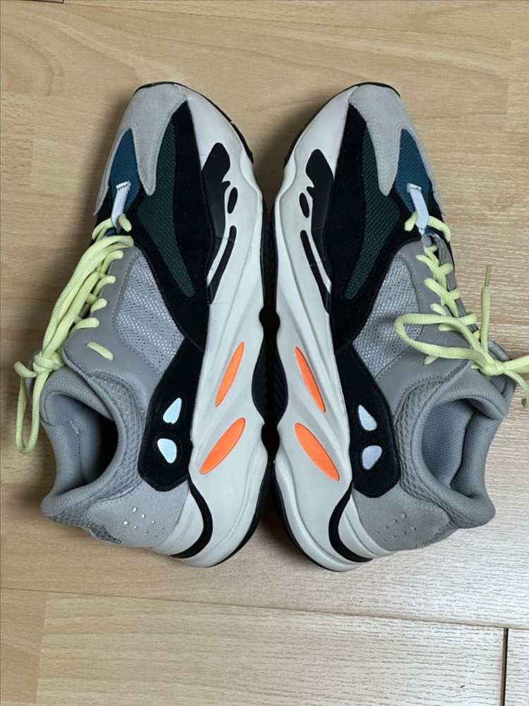 아디다스 이지부스트 700 웨이브러너 B75571 이미지