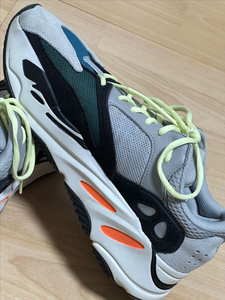 아디다스 이지부스트 700 웨이브러너 B75571 이미지