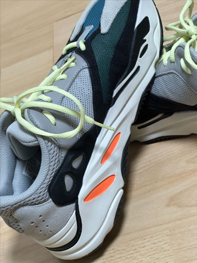 아디다스 이지부스트 700 웨이브러너 B75571 이미지