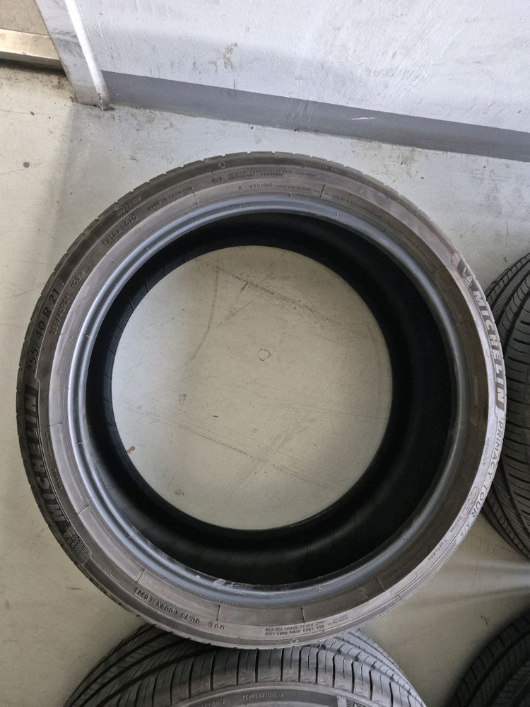 GV70 255 40 21 순정타이어 4개 팝니다 이미지