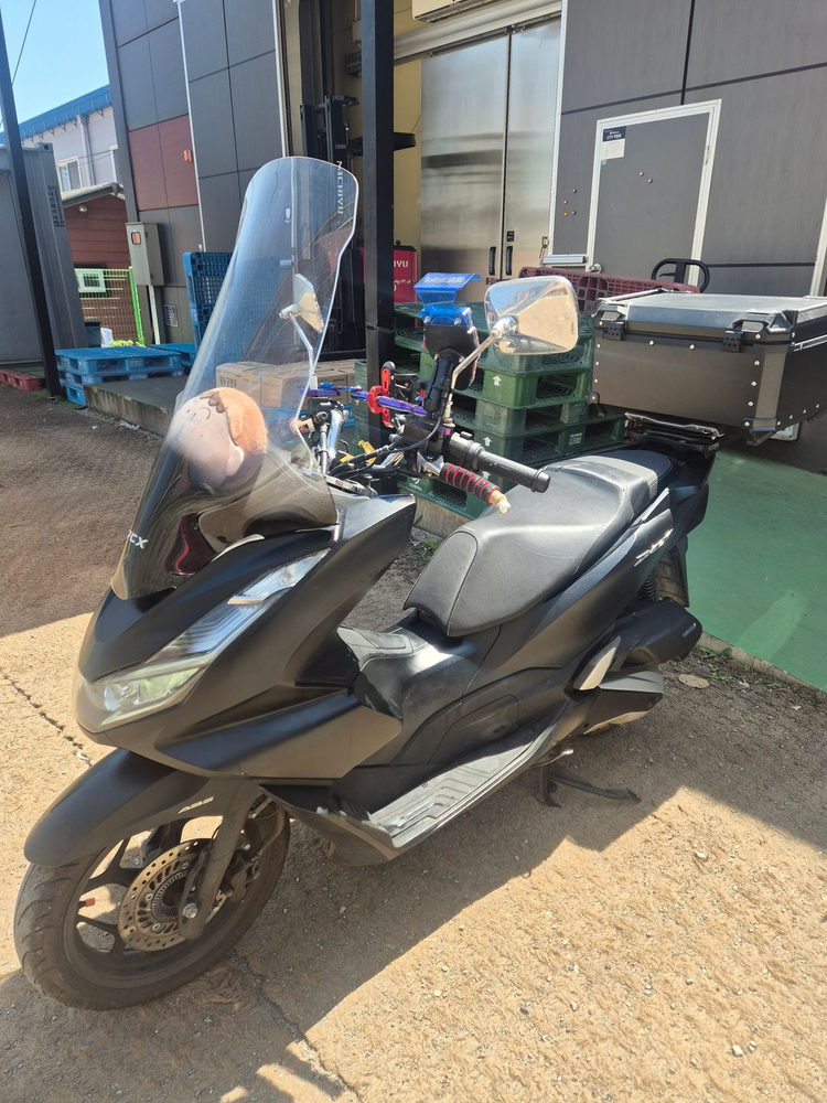 pcx125 abs 22년형 1만km 판매합니다 이미지