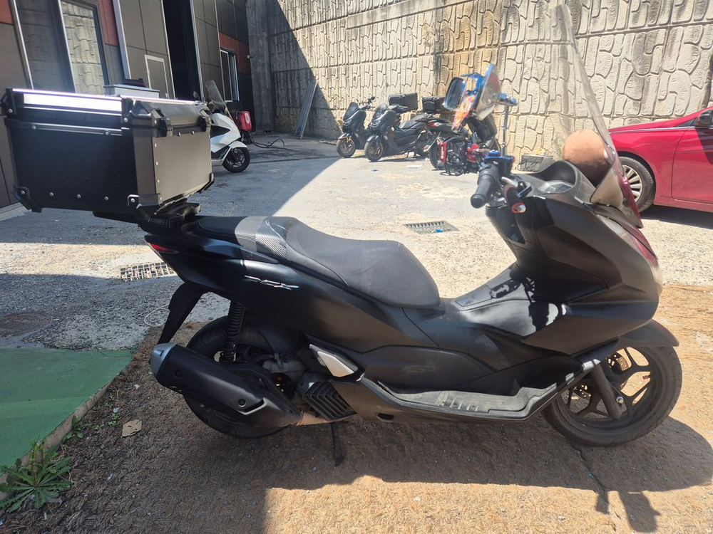 pcx125 abs 22년형 1만km 판매합니다 이미지