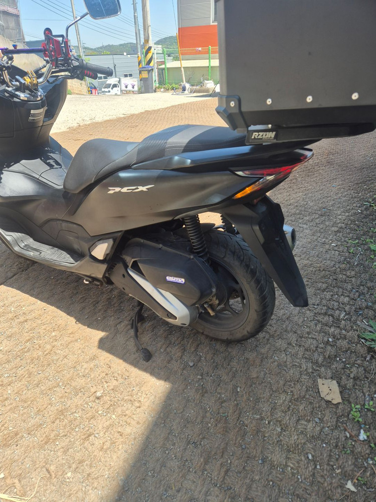 pcx125 abs 22년형 1만km 판매합니다 이미지