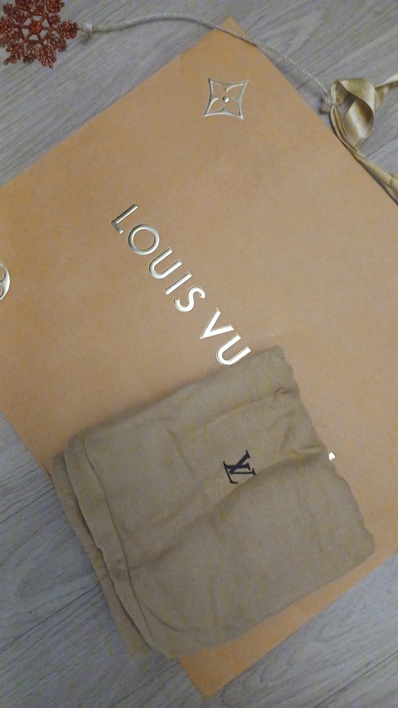 루이비통 에삐 빠삐용 이미지