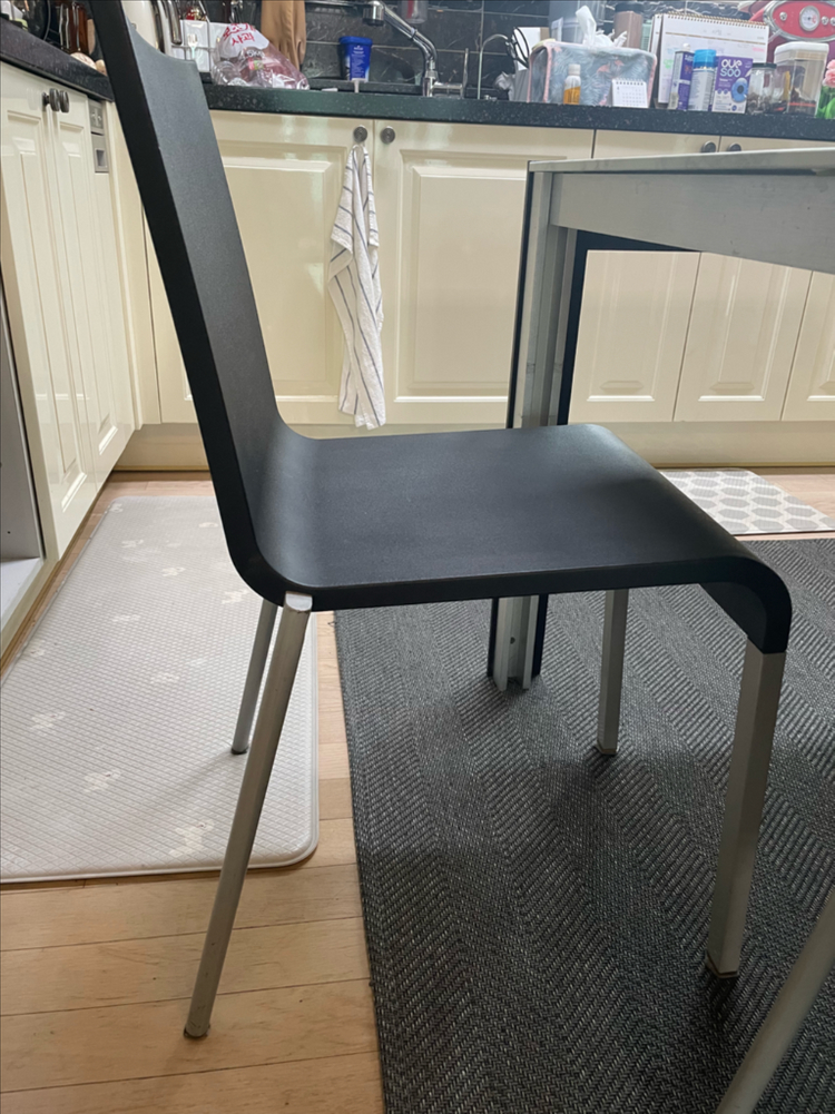 4인용(확장시 6인용)식탁 세트 + 탄탄한 블랙의자 팝니다 이미지