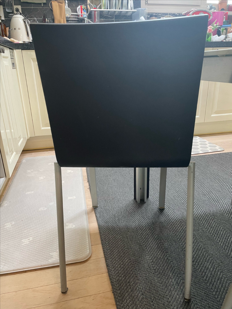 4인용(확장시 6인용)식탁 세트 + 탄탄한 블랙의자 팝니다 이미지