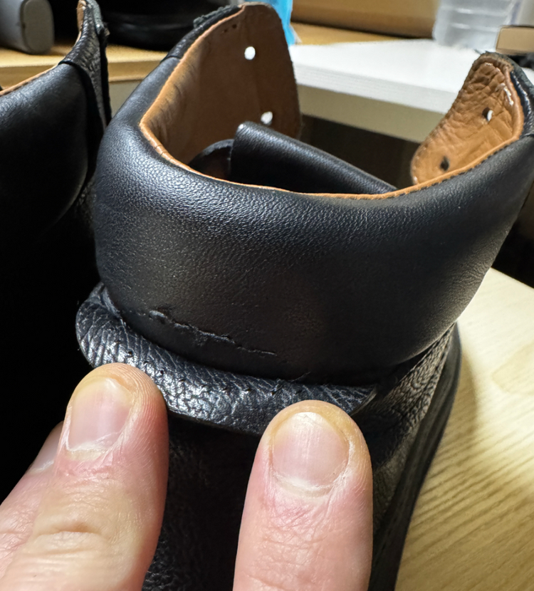 부테로 씨르콜로 하이탑 스니커즈 42 (280) 이미지