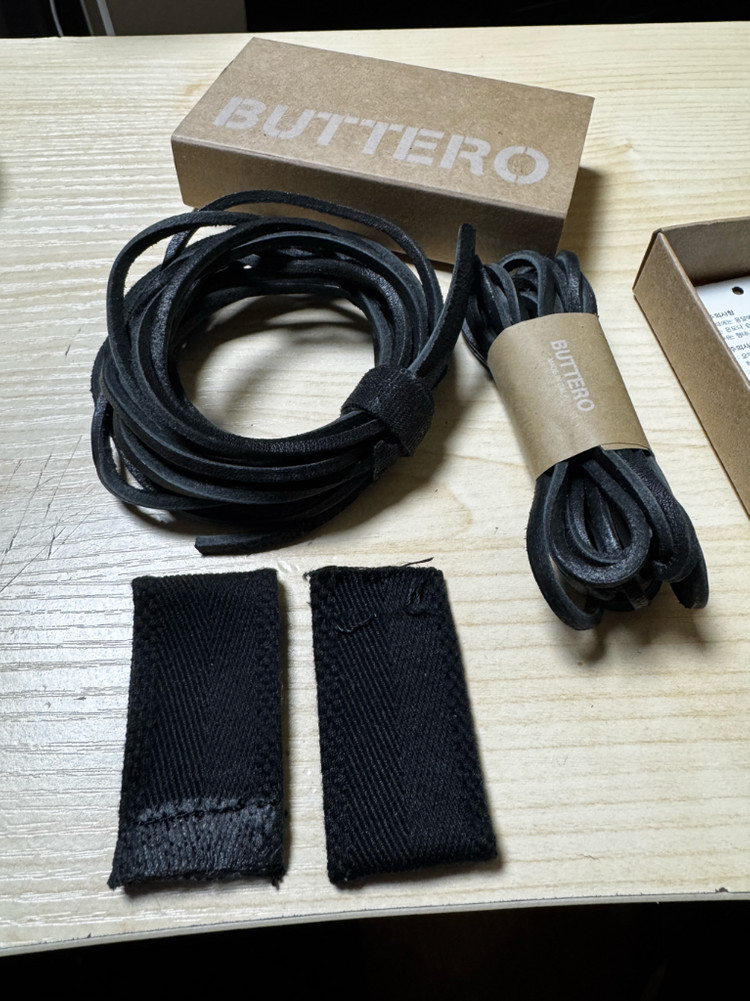 부테로 씨르콜로 하이탑 스니커즈 42 (280) 이미지