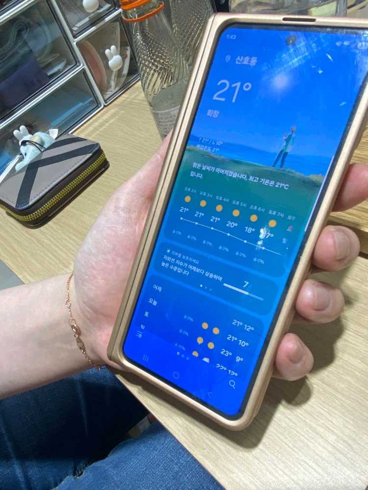 폴드4 256기가 2만7천원 범퍼케이스 및 풀박스 이미지