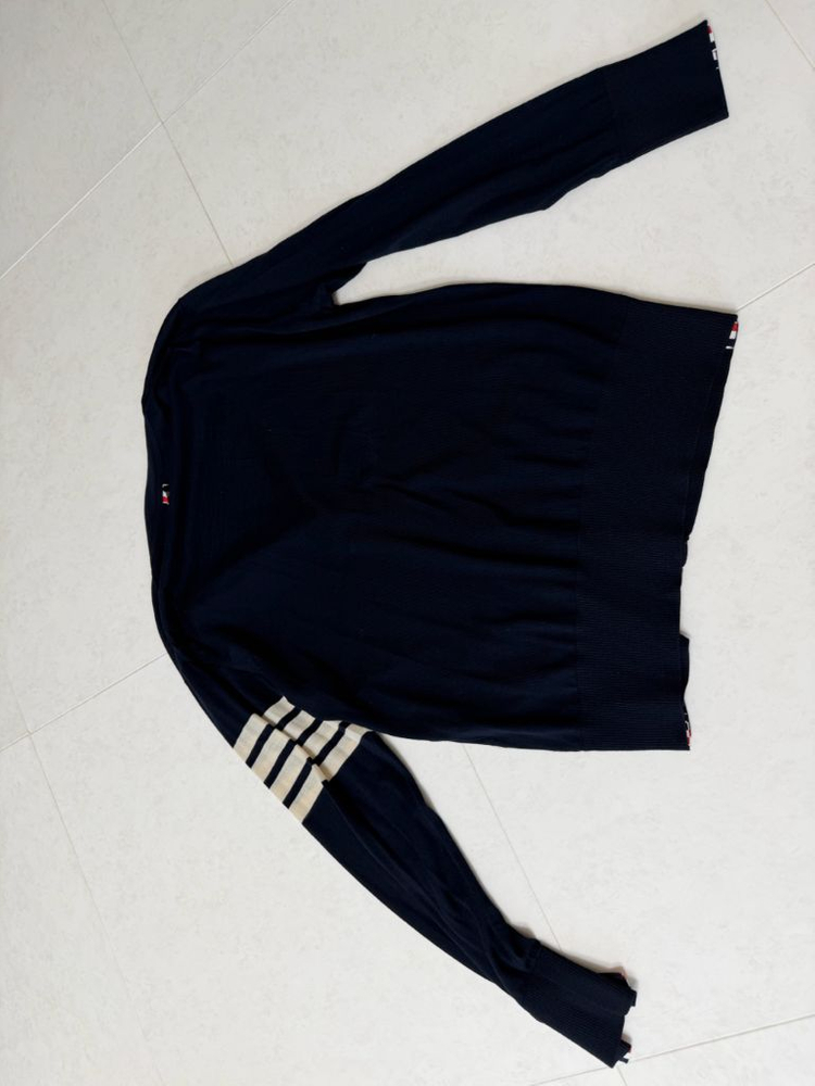 톰브라운 네이비 가디건 이미지