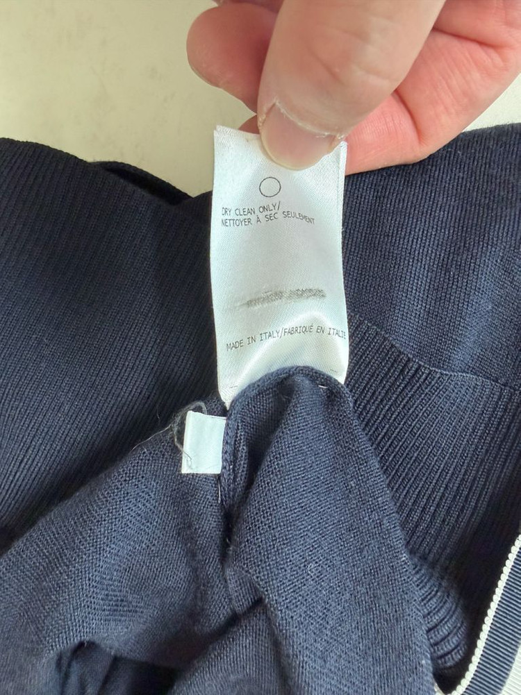 톰브라운 네이비 가디건 이미지