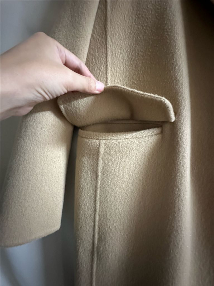 아떼 바네사브루노 베이지 롱코트 이미지