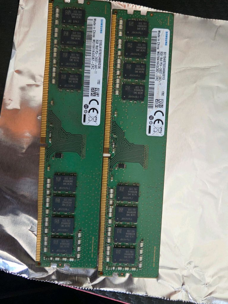 삼성 DDR4 8GB PC4-2400T 램 2개 이미지