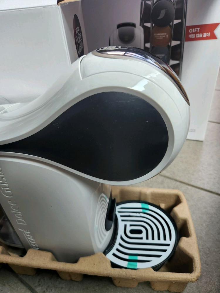 네스카페 돌체구스토 지니오 S 터치 커피머신이에요 이미지