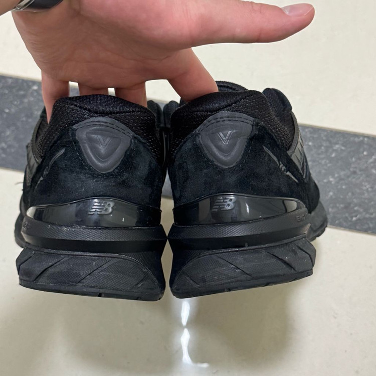 뉴발란스 990v5 D 265 트리플블랙 이미지