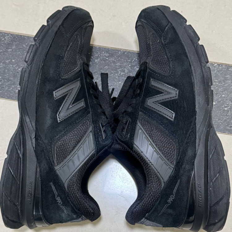 뉴발란스 990v5 D 265 트리플블랙 이미지