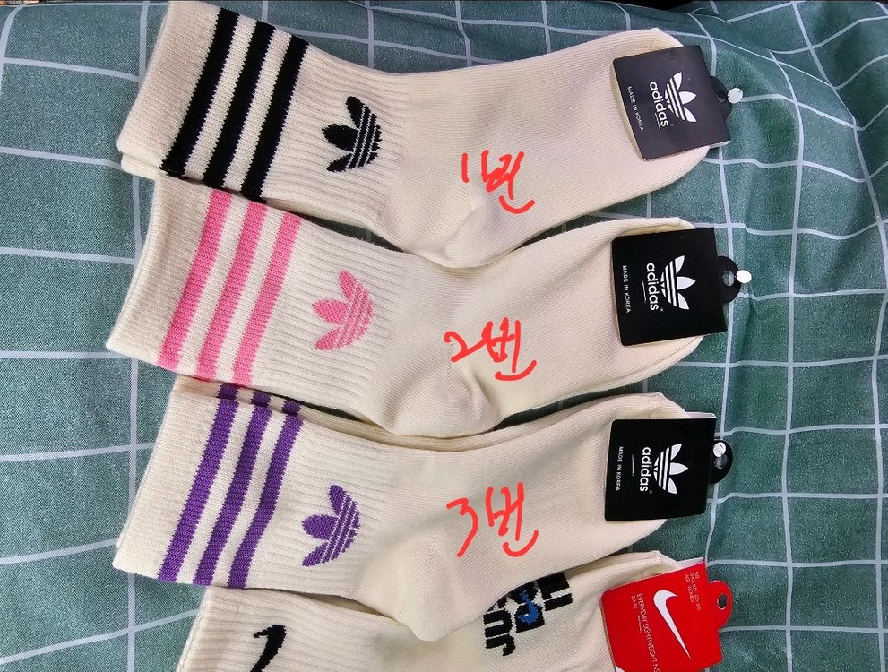 아디다스,나이키 여자 인기상품 10켤레 이미지