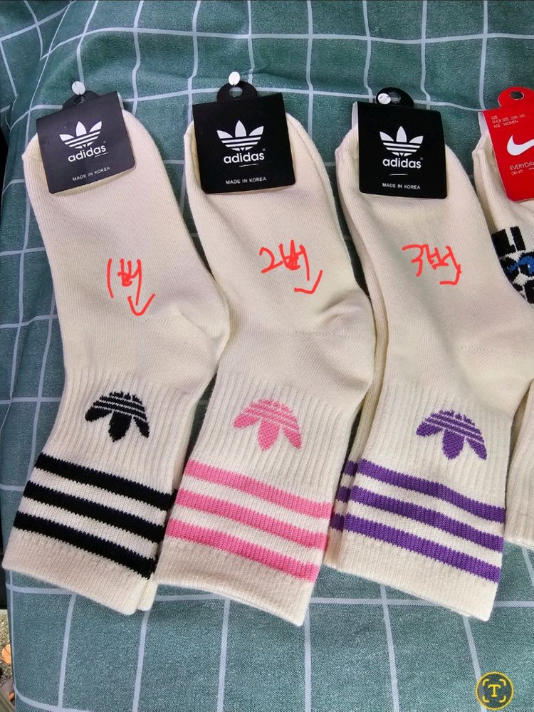 아디다스,나이키 여자 인기상품 10켤레 이미지