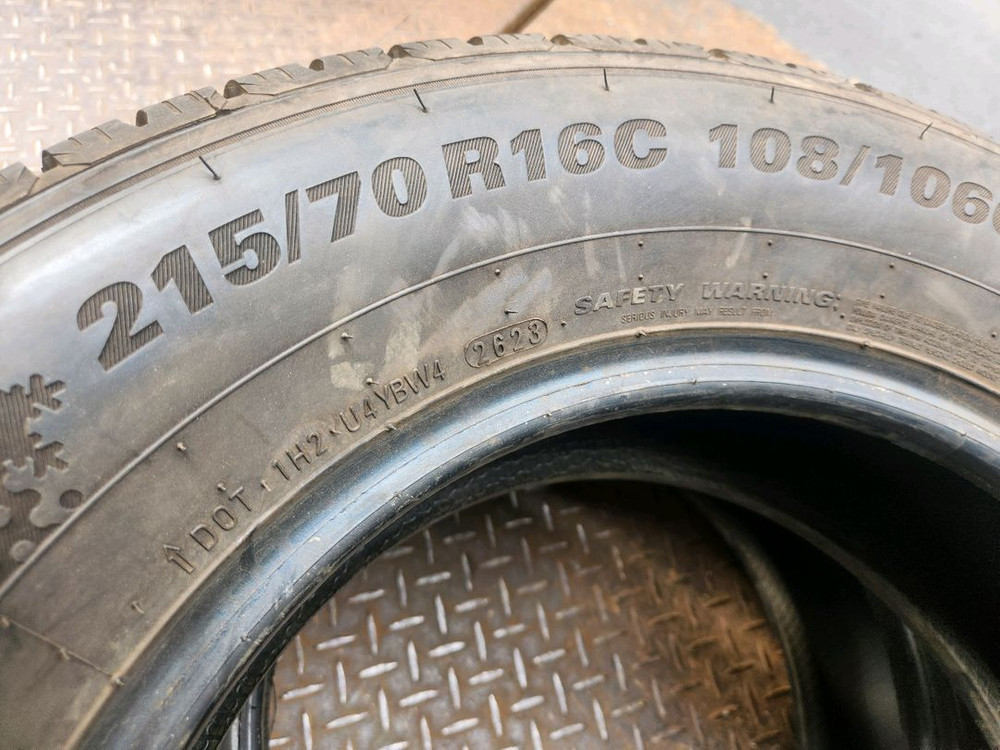 그랜드스타렉스 스노우타이어2개팝니다 215 70 16 이미지