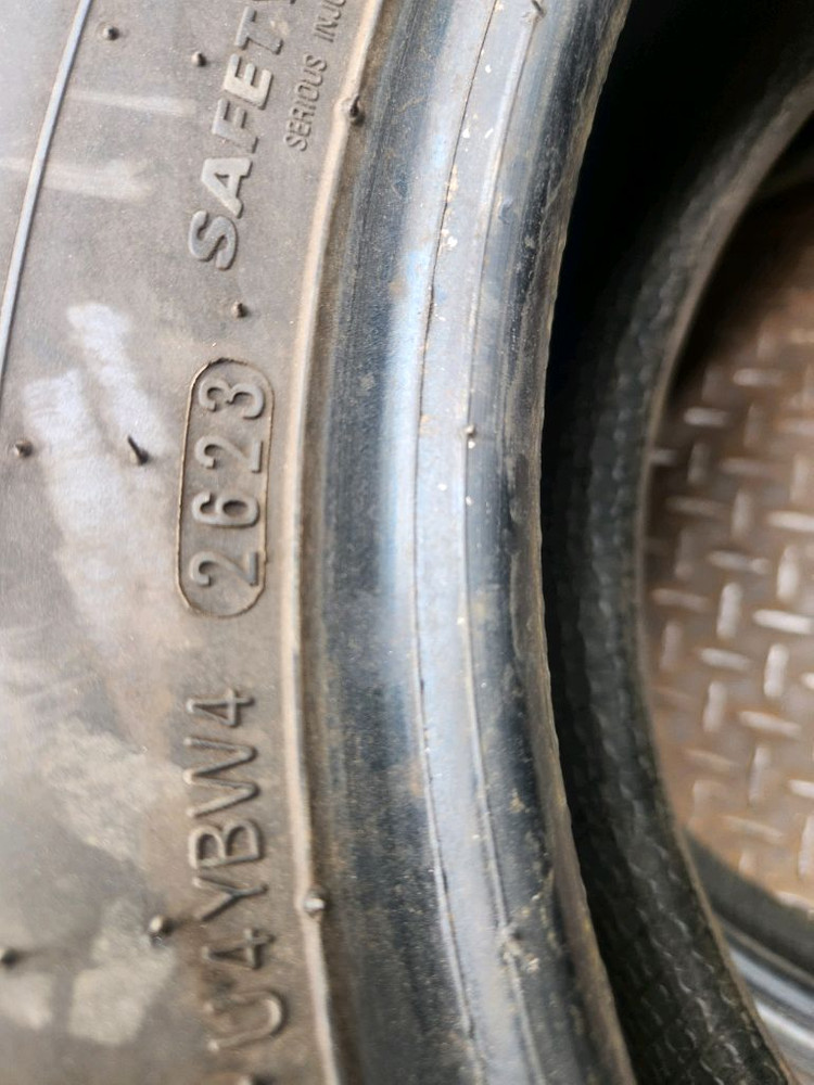 그랜드스타렉스 스노우타이어2개팝니다 215 70 16 이미지