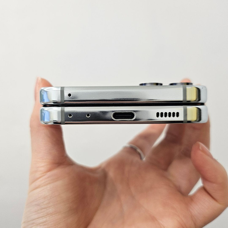 갤럭시 Z플립5 / S급 / 4-43 이미지