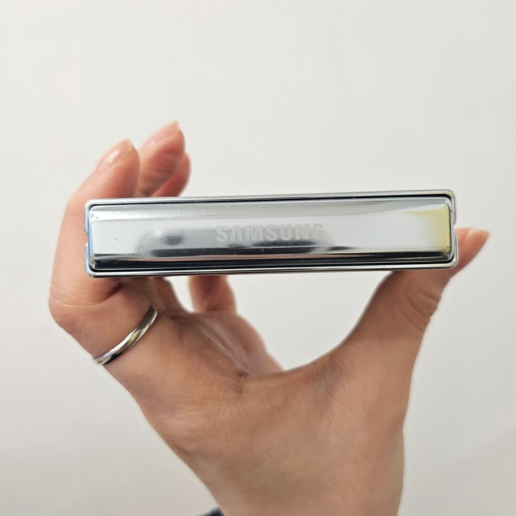 갤럭시 Z플립5 / S급 / 4-43 이미지