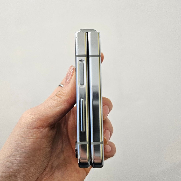 갤럭시 Z플립5 / S급 / 4-43 이미지