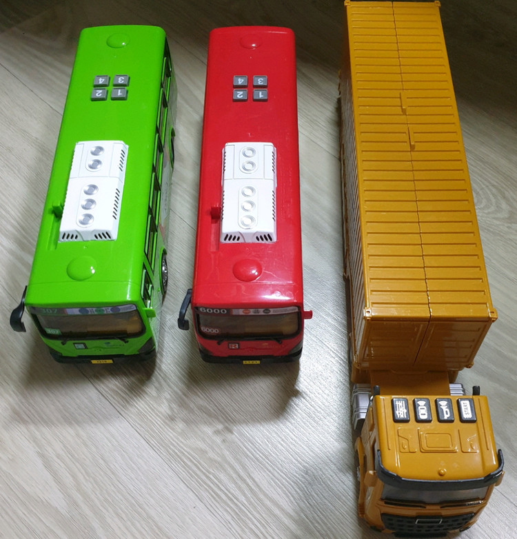 버스2대.트레일러.소형중장비류. RC카.자동차운전책 이미지