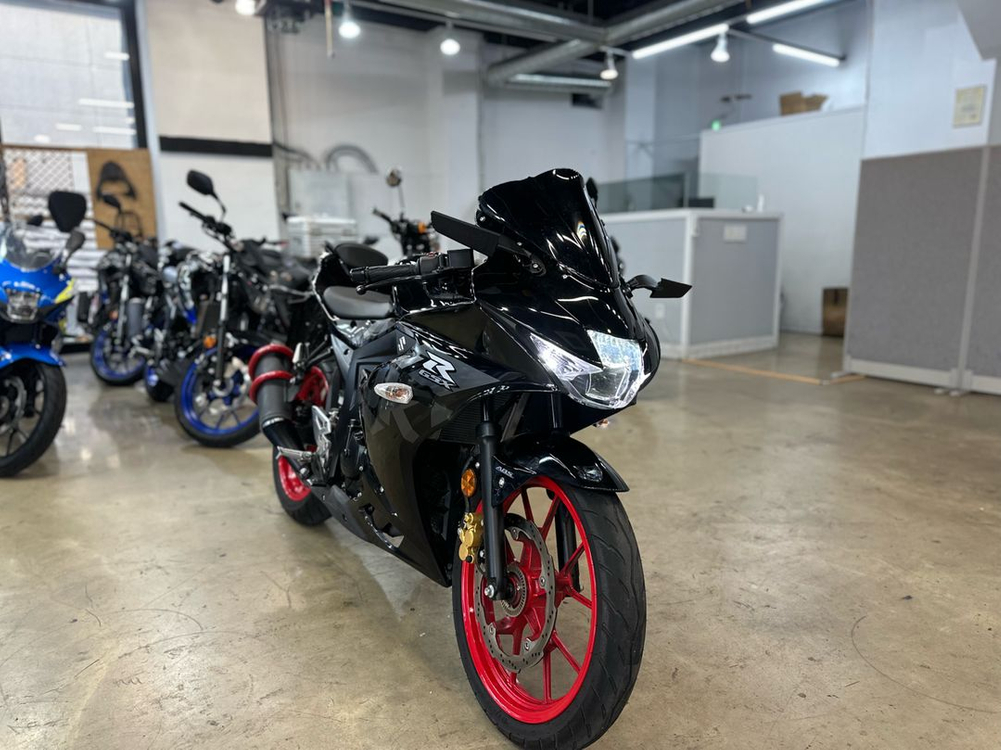 스즈키 GSXR125 23년9천 무사고 깔끔한 차량 판매 이미지