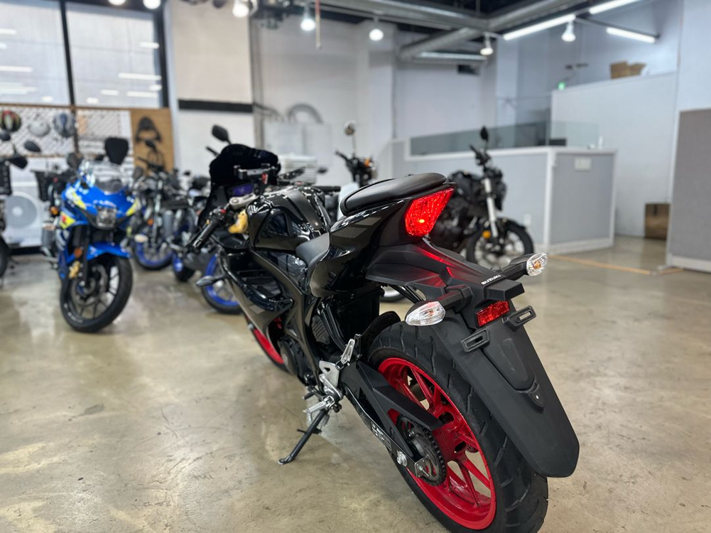 스즈키 GSXR125 23년9천 무사고 깔끔한 차량 판매 이미지