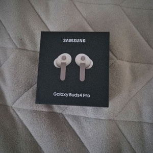 버즈4프로 핑크골드 이미지