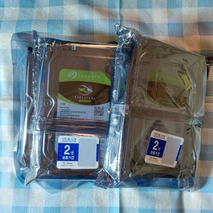 Seagate BarraCuda HDD 4TB 미개봉 새것 이미지