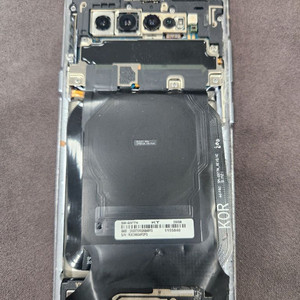 액정 파손된 갤럭시 S10 5G (G977N) 256GB 부품용으로 판매합니다. 사진에서 보시는 것과 같이 외관 상 이미지
