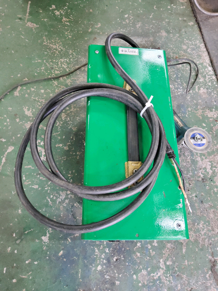 300A 아크용접기 이미지