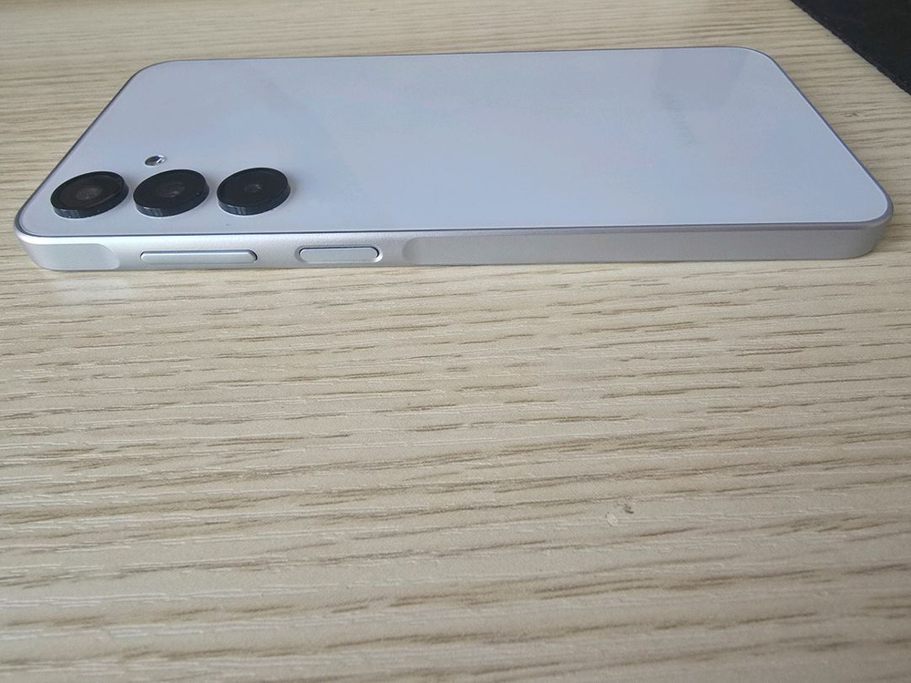 삼성 갤럭시 버디 4 A16 5G 이미지